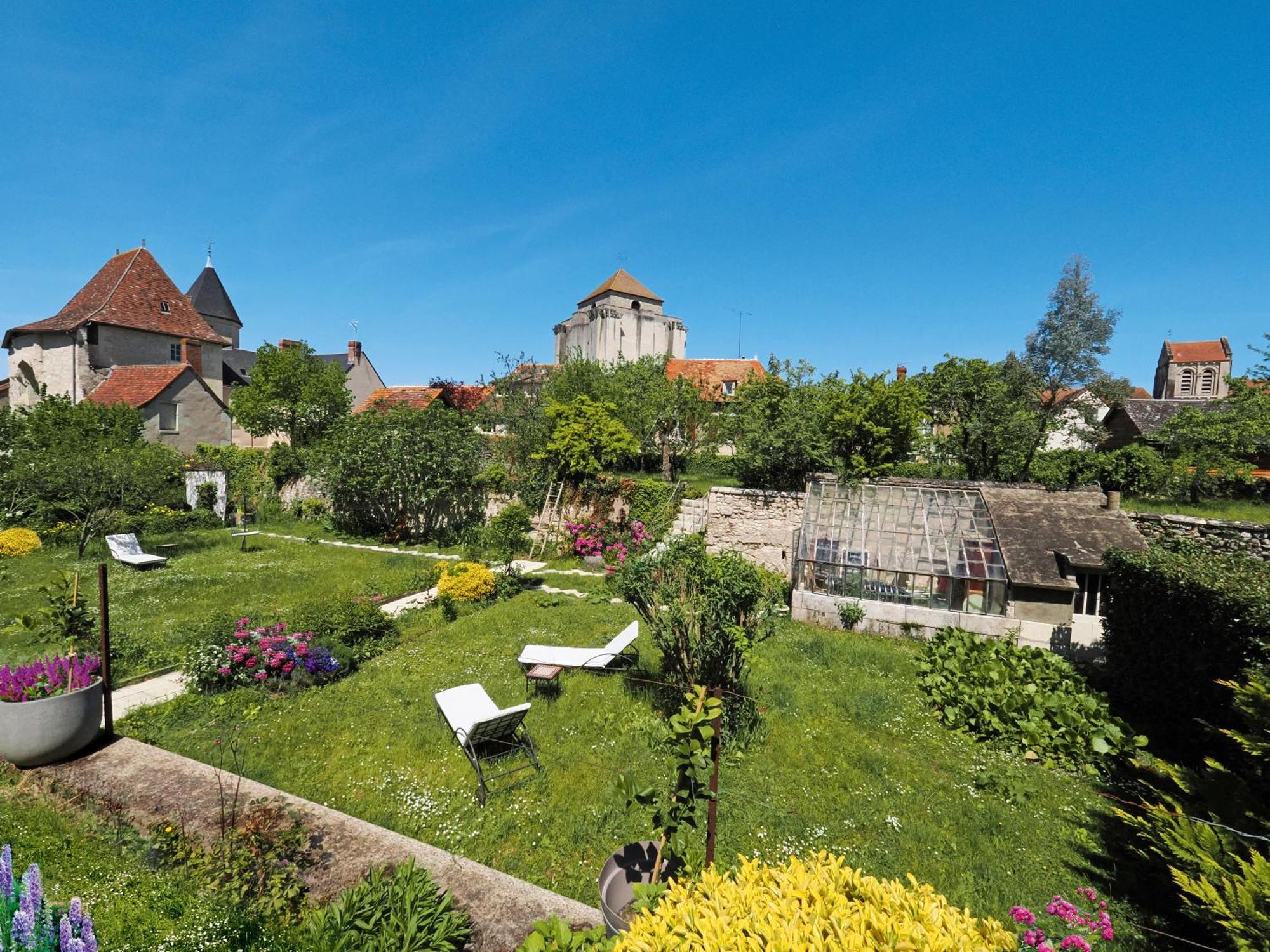 Le Jardin Des Lys - Chambre D'Hote Ou Appartement La Roche-Posay Bagian luar foto